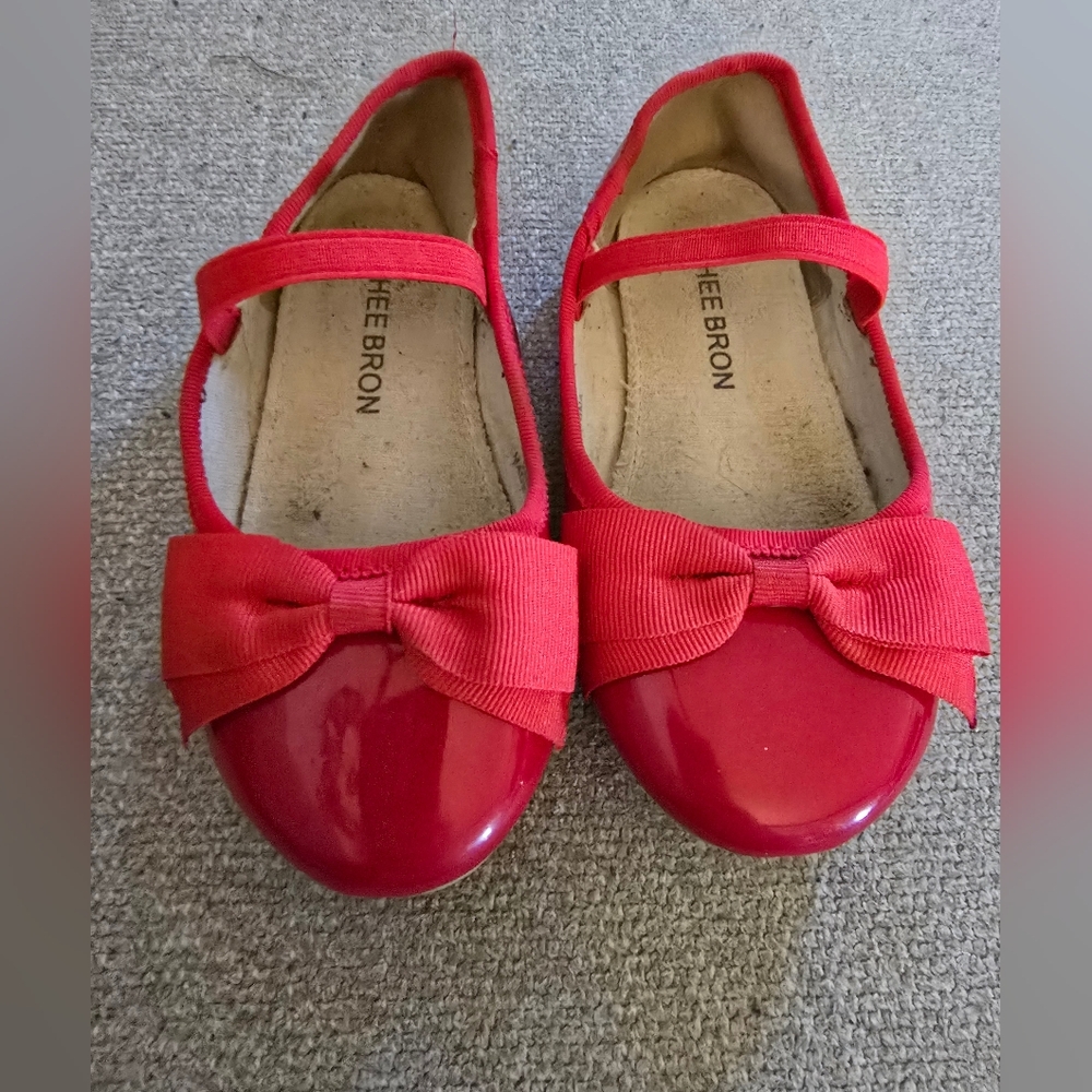 *Thee Bron size 9M red flats, see picture for details